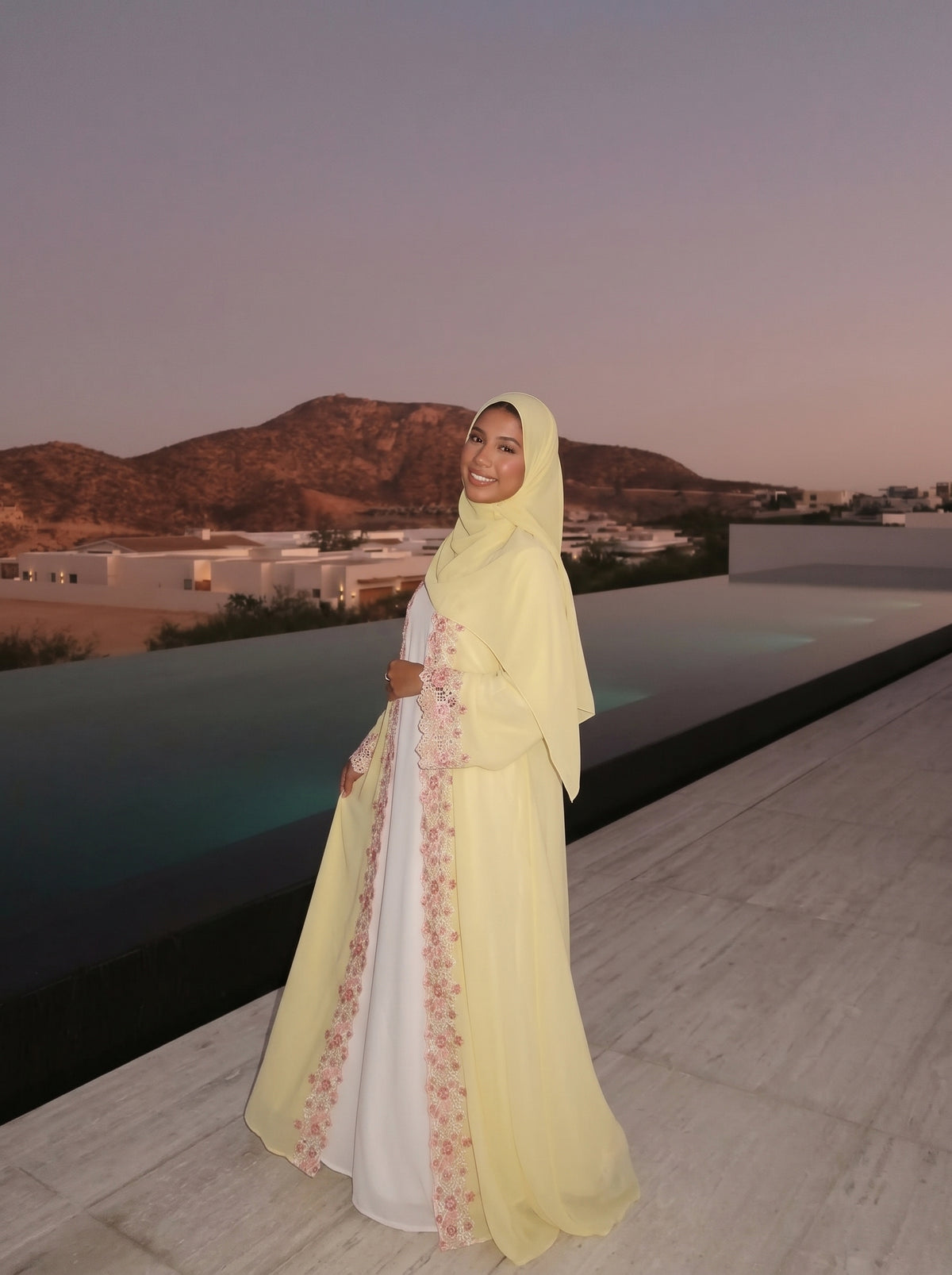 Zahra Blumen-Abaya Designer
