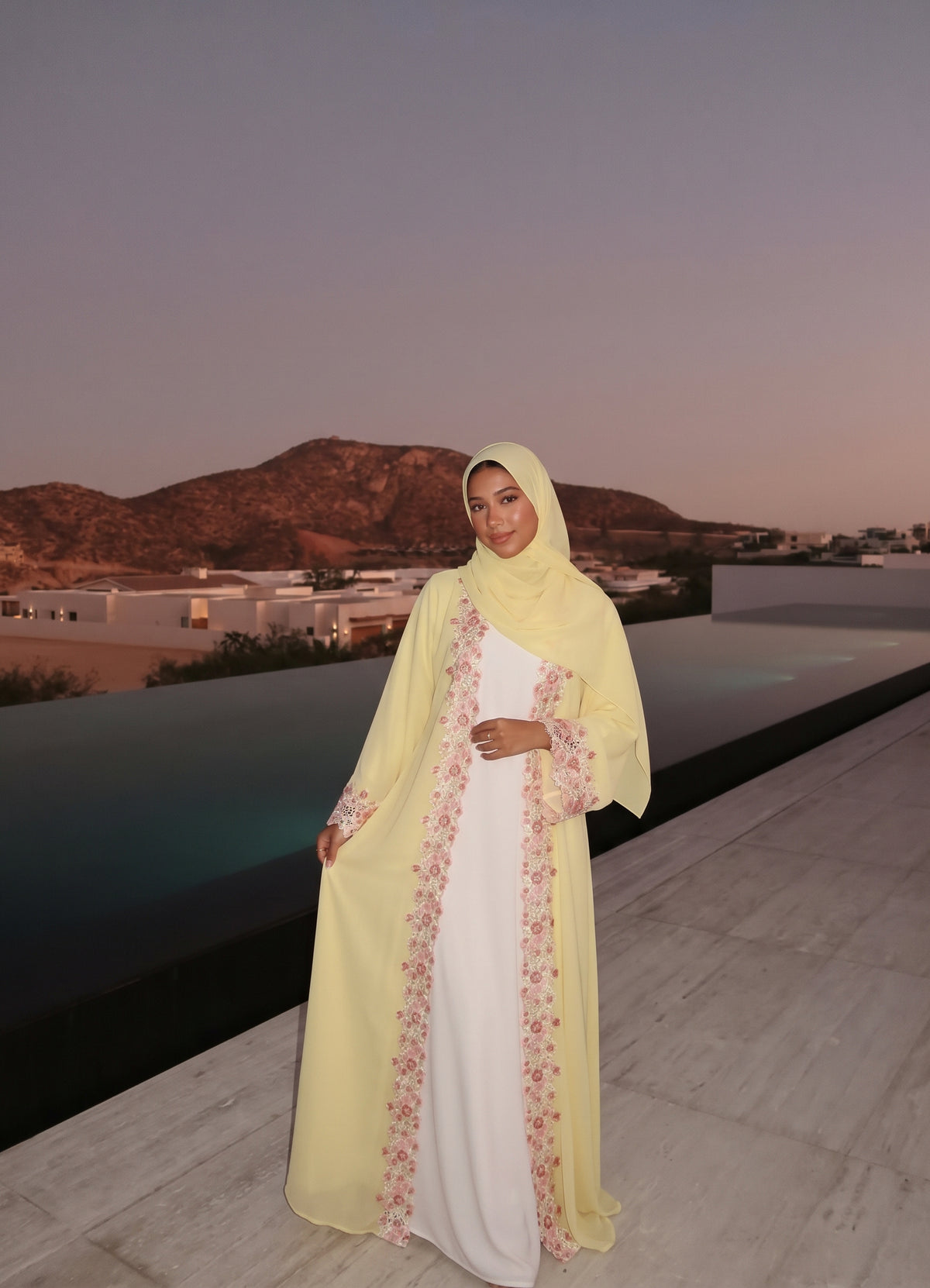 Zahra Blumen-Abaya Designer