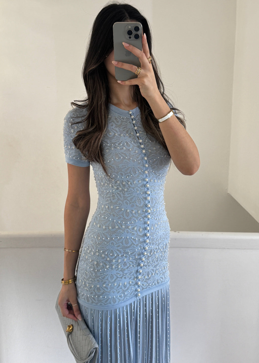 Elara Perlenkleid Hellblau von SAVIELLA – Ansicht 2