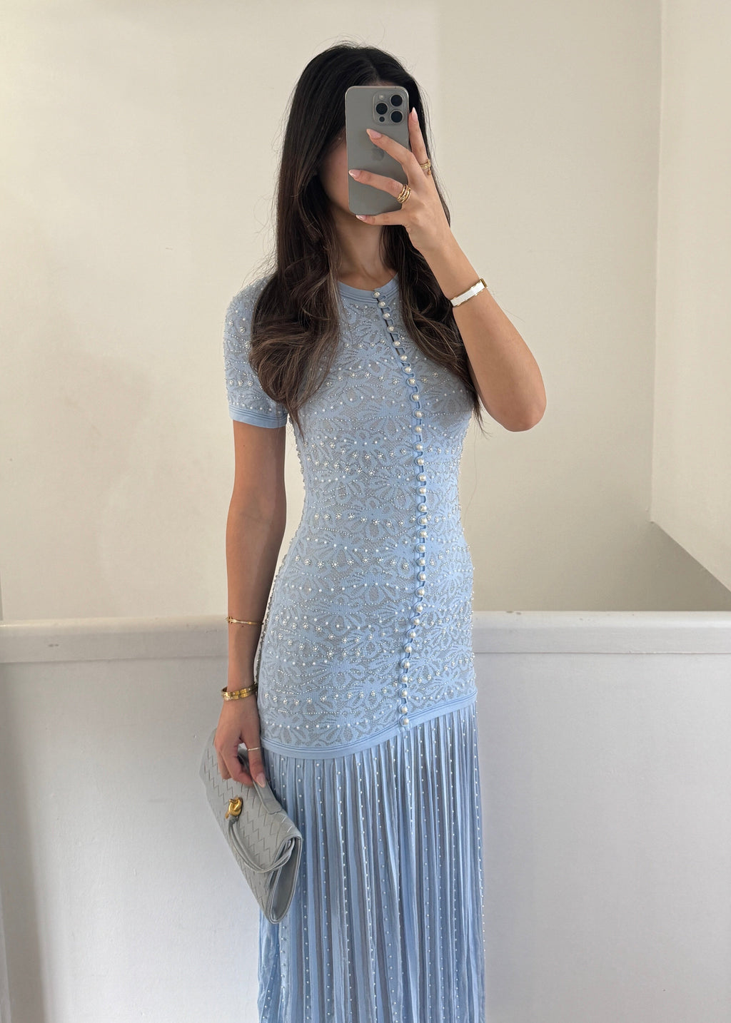Elara Perlenkleid Hellblau von SAVIELLA – Ansicht 1