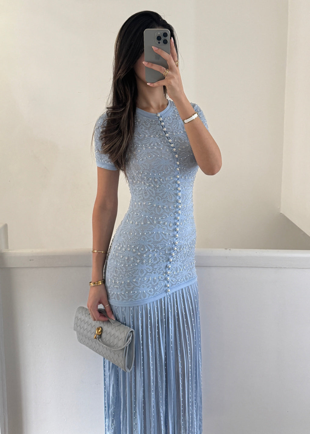 Elara Perlenkleid Hellblau von SAVIELLA – Ansicht 5